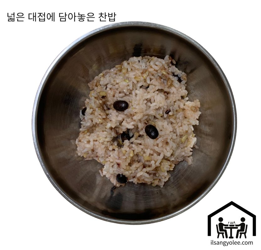 완벽한 계란볶음밥을 위한 냉장 보관된 찬밥